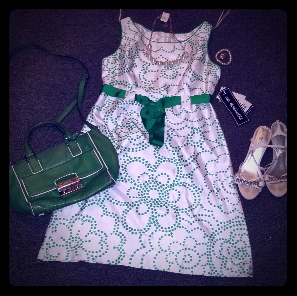 Complete outfit with accessory